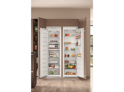 HOTPOINT 859991688550 — Congelador vertical, 177,10 cm, Blanco