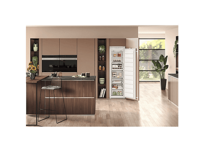 HOTPOINT 859991688550 — Congelador vertical, 177,10 cm, Blanco